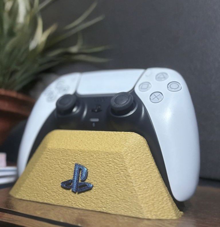  بلايستيشين كونتولر ستاند بطابع خشبي 🎮